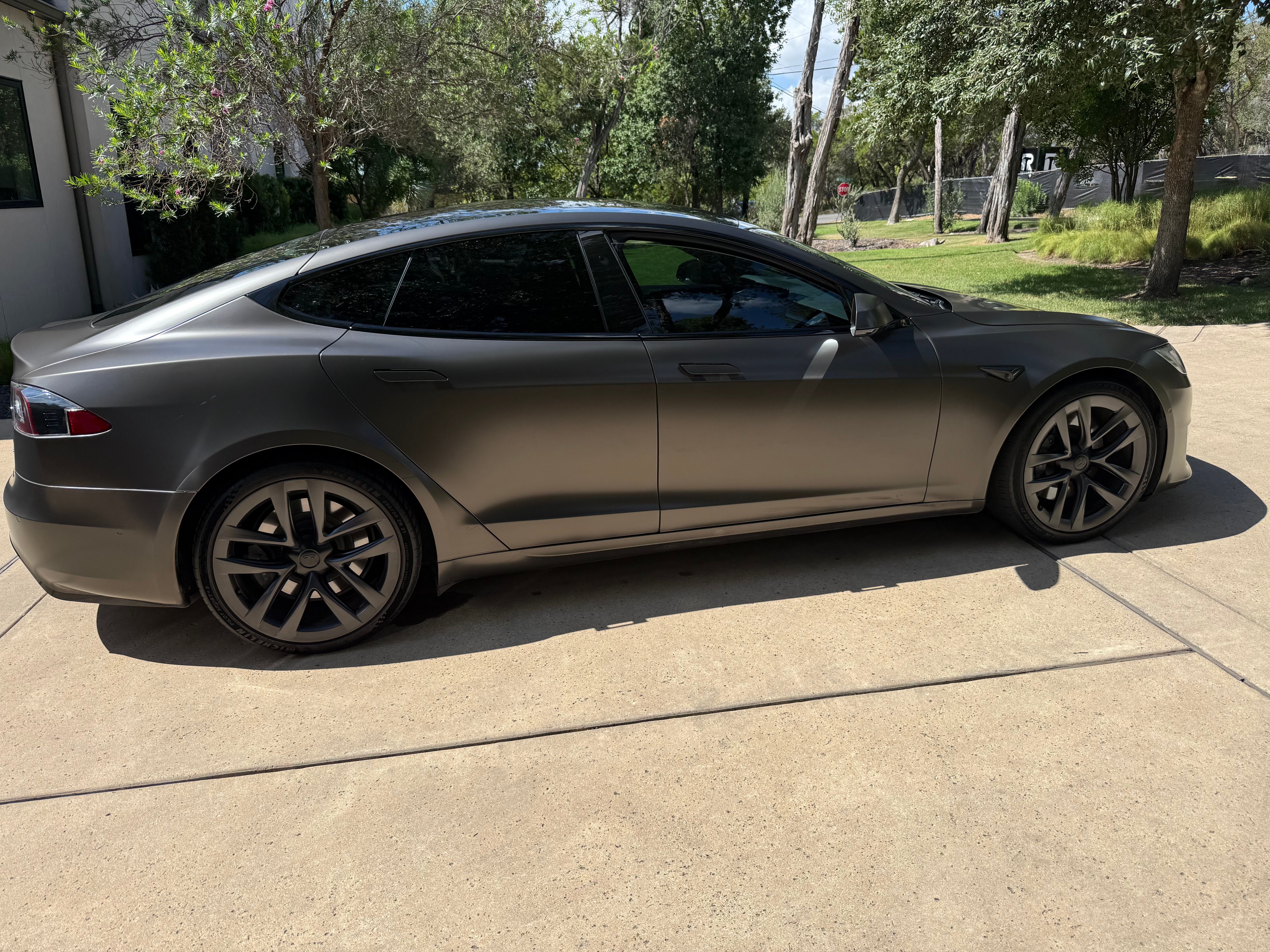 Used 2021 Tesla Model S Plaid AWD/4WD image 2