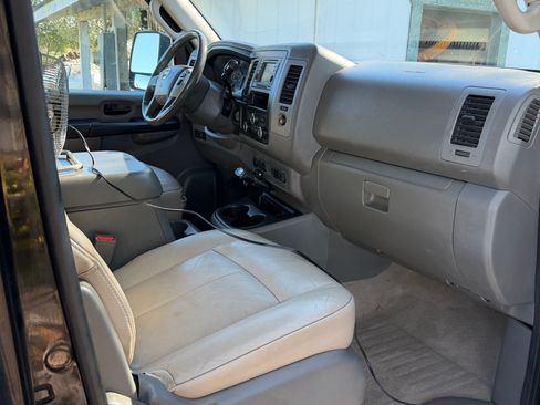 Used 2013 Nissan NV 3500 SL w/ Technology Pkg image 7