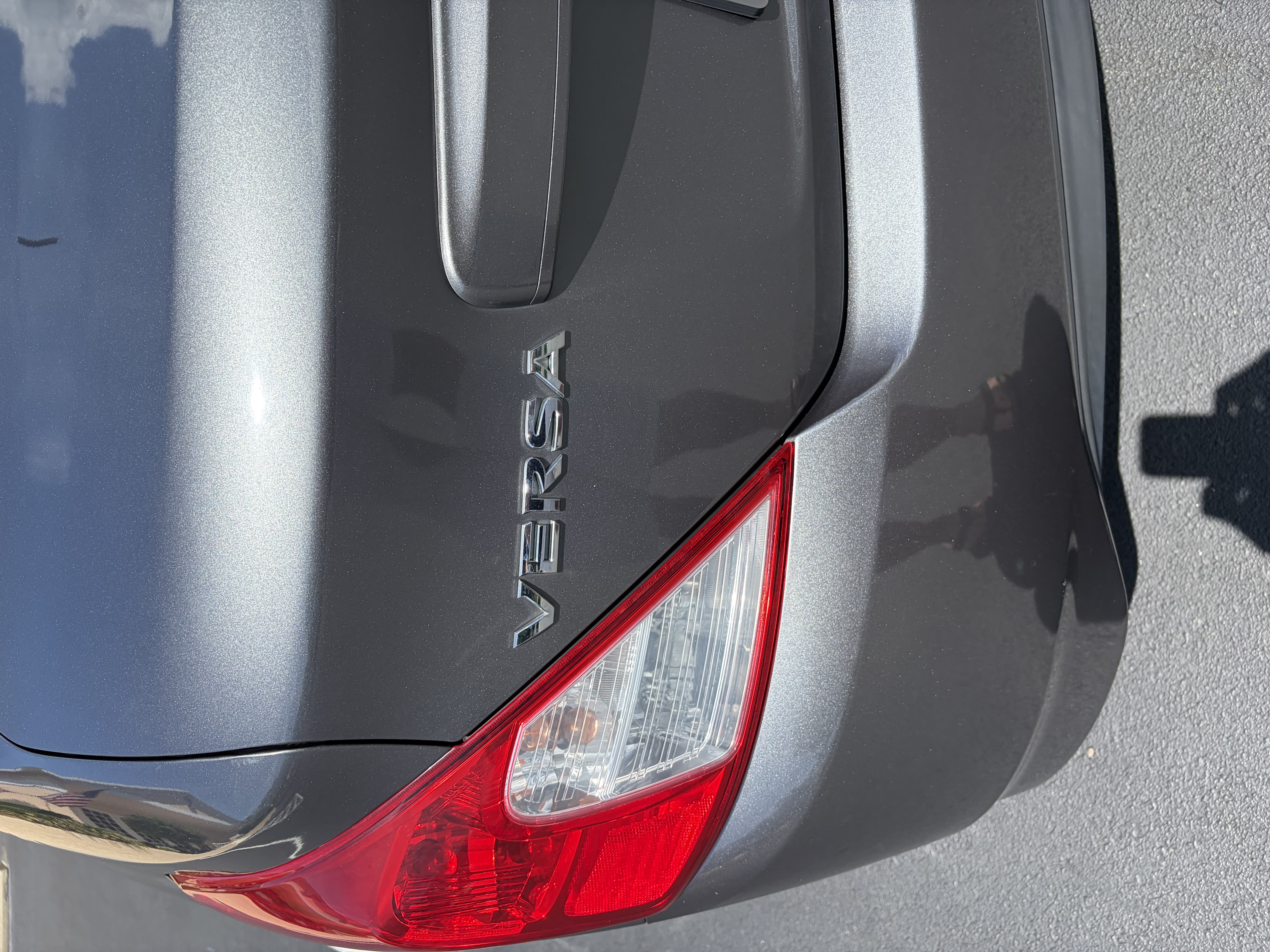 Used 2016 Nissan Versa S FWD image 9
