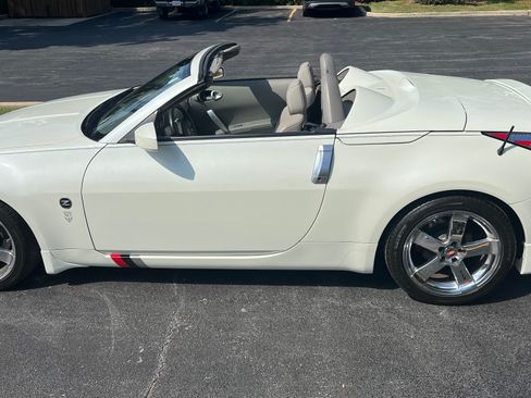 Used 2004 Nissan 350Z Touring RWD image 20