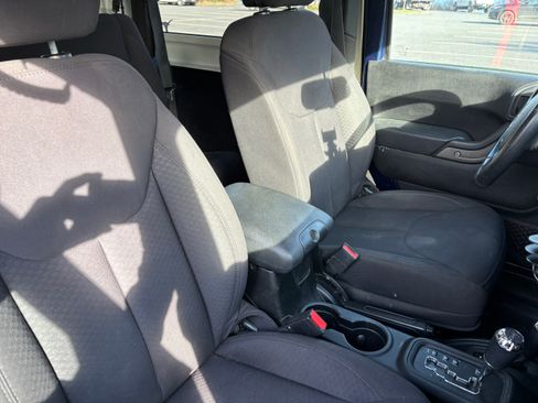 Used 2013 Jeep Wrangler Sport image 21