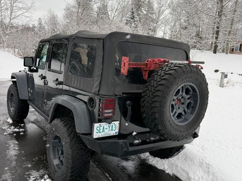 Used 2012 Jeep Wrangler Unlimited Rubicon w/ Dual Top Group image 6