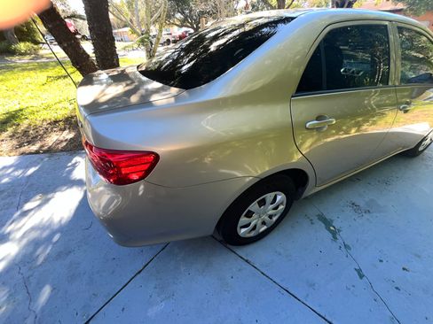 Used 2010 Toyota Corolla LE image 14