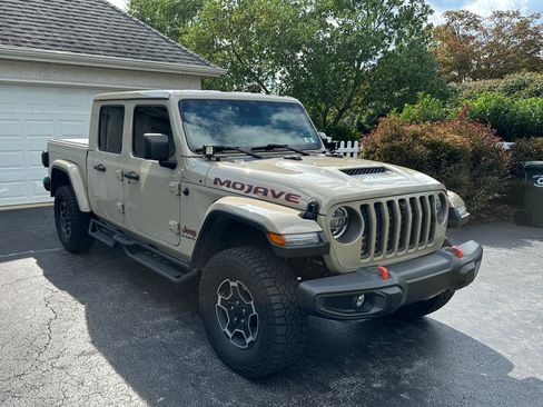 Used 2022 Jeep Gladiator Mojave w/ LED Lighting Group AWD/4WD image 2