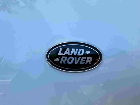 Used 2024 Land Rover Defender 110 X-Dynamic SE image 30