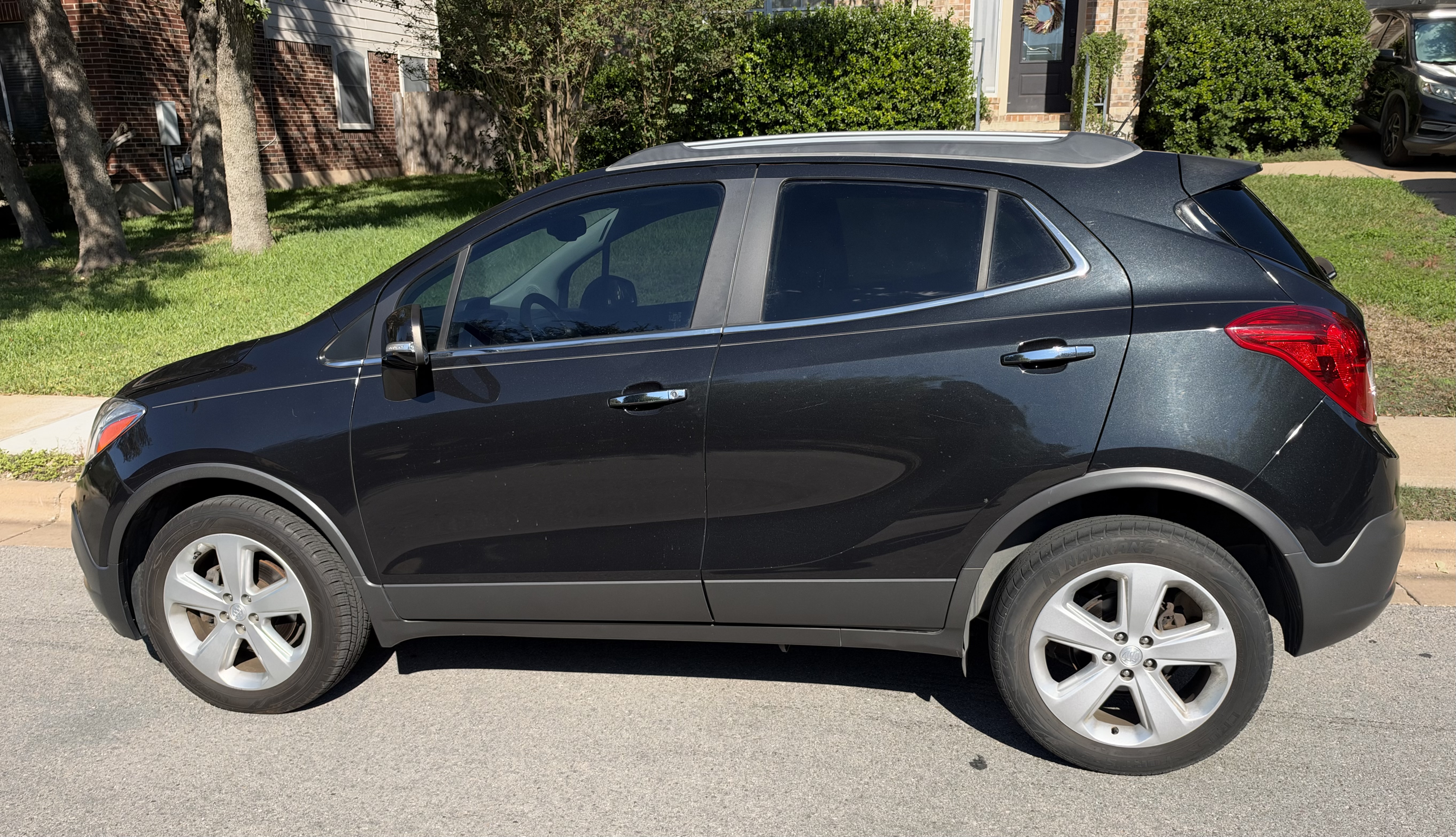 Used 2015 Buick Encore Premium AWD/4WD image 2