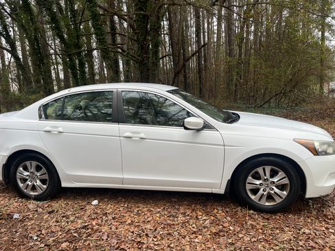 Used 2010 Honda Accord LX-P image 4