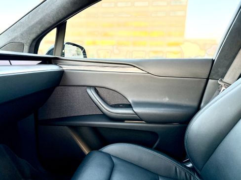 Used 2023 Tesla Model X image 24
