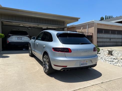 Used 2018 Porsche Macan Turbo image 15