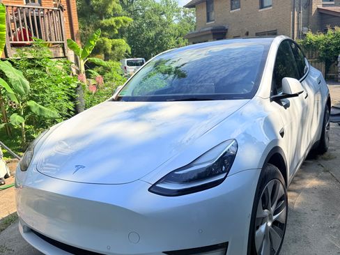 Used 2022 Tesla Model Y Long Range AWD/4WD image 4