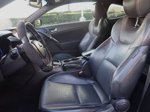 Used 2013 Hyundai Genesis 3.8 image 20