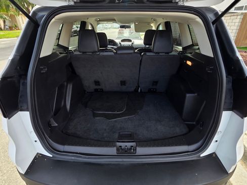 Used 2018 Ford Escape SE w/ SE Sport Appearance Package image 16