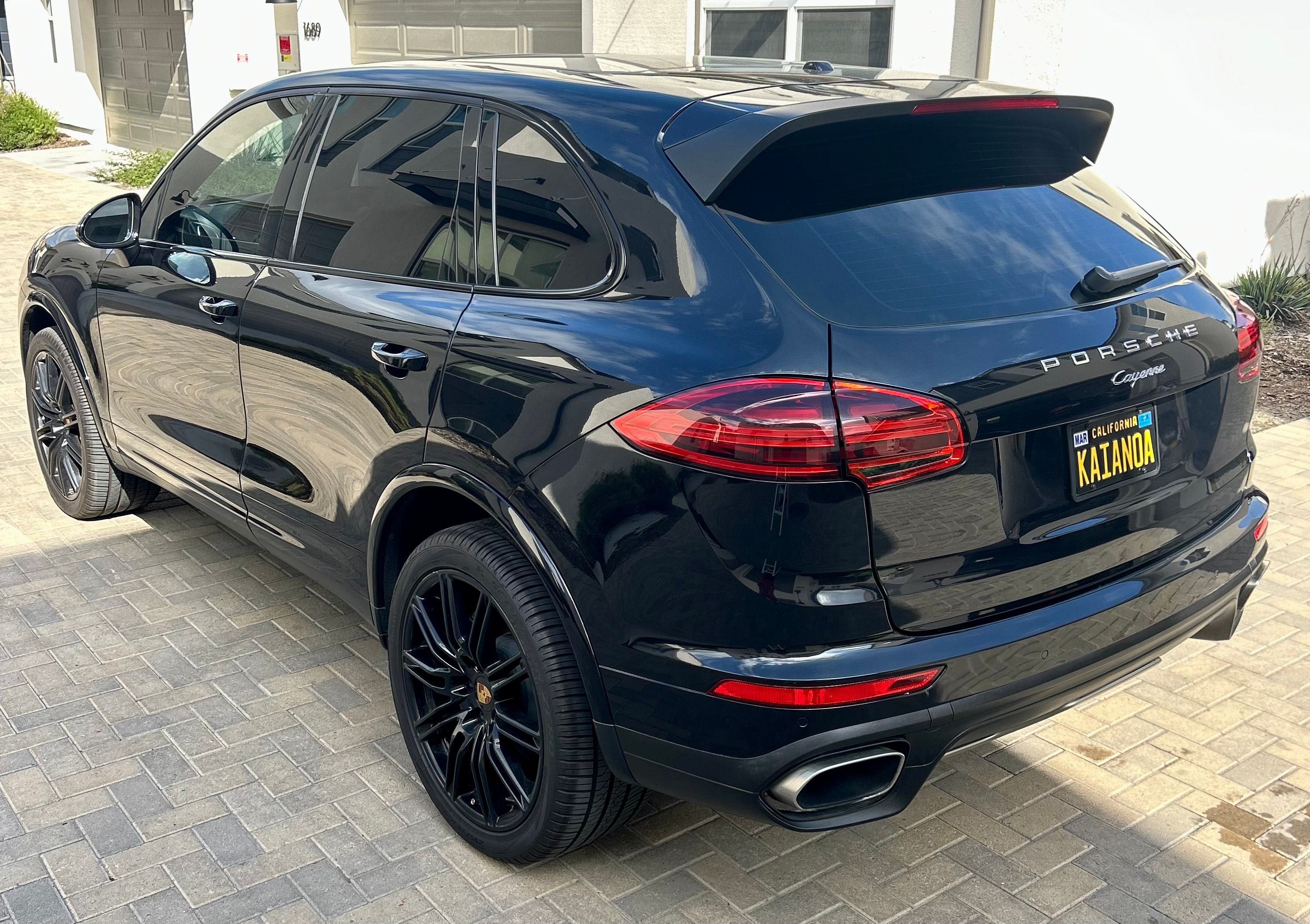 Used 2017 Porsche Cayenne Platinum Edition AWD/4WD image 8