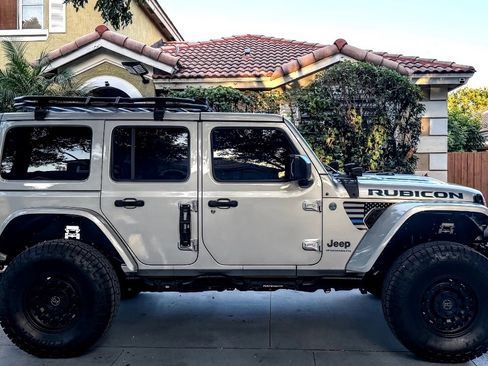 Used 2024 Jeep Wrangler Unlimited Rubicon 4xe image 1