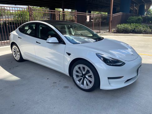 Used 2023 Tesla Model 3 Standard Range image 16