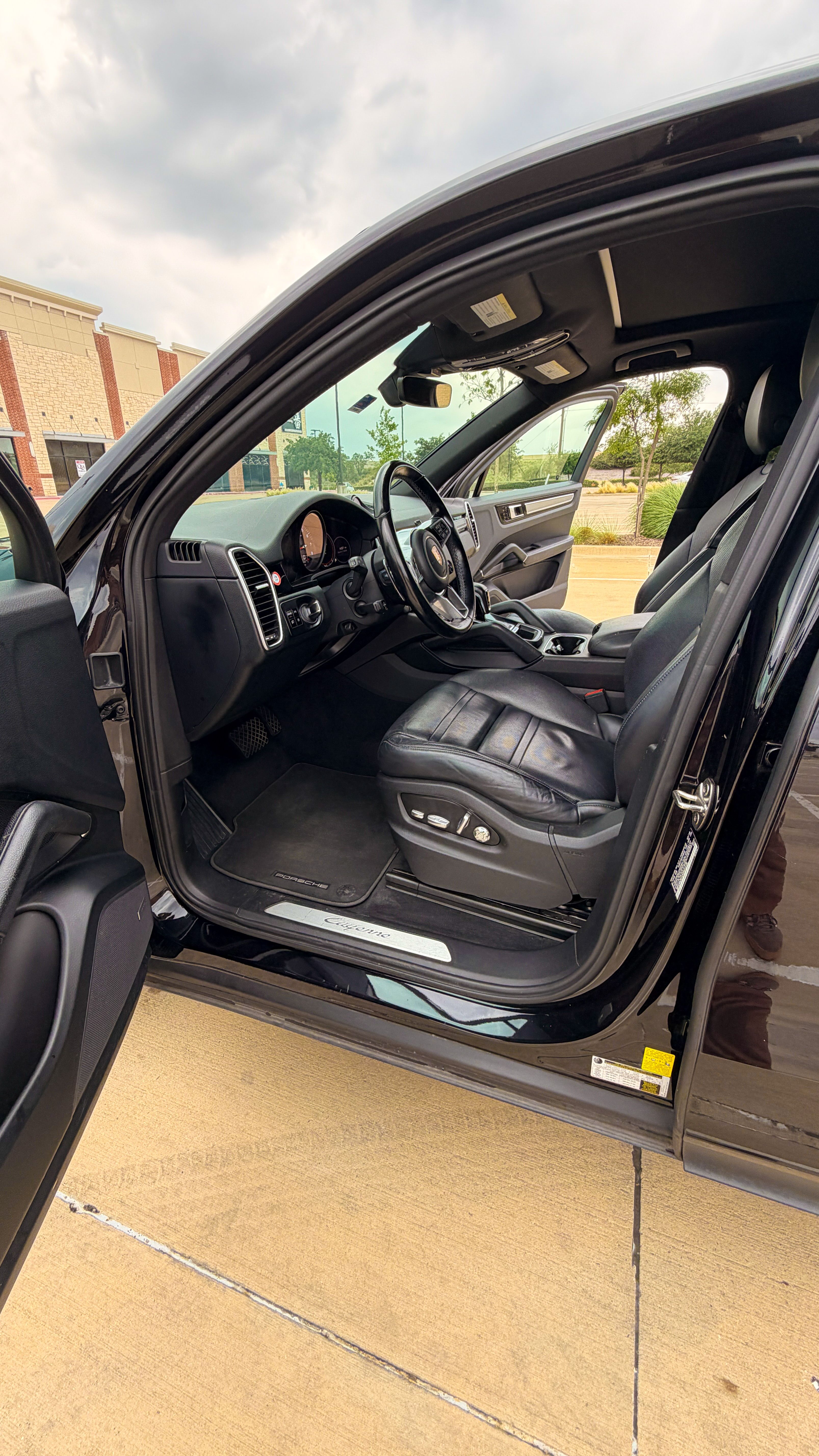 Used 2019 Porsche Cayenne AWD/4WD image 25