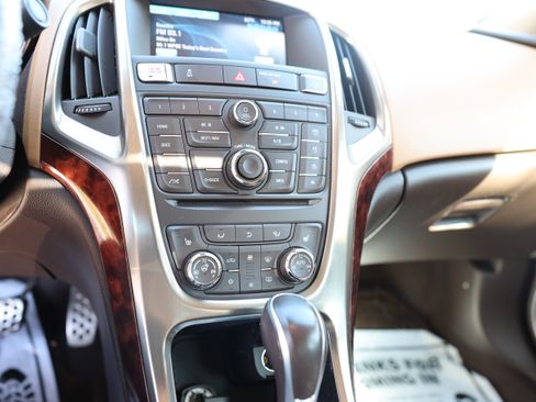 Used 2013 Buick Verano Premium image 13