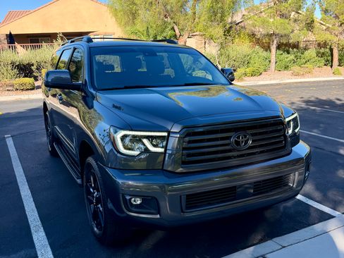 Used 2019 Toyota Sequoia Limited w/ Safety & Convenience Package AWD/4WD image 2