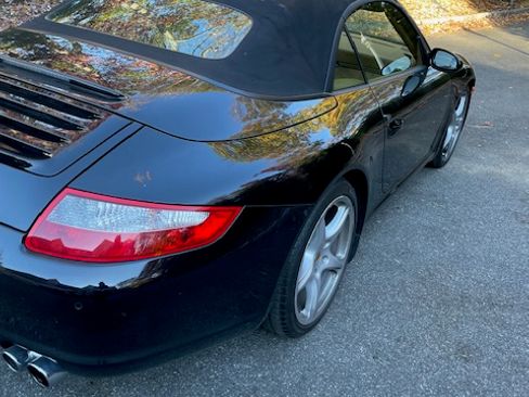 Used 2006 Porsche 911 Carrera S RWD image 4