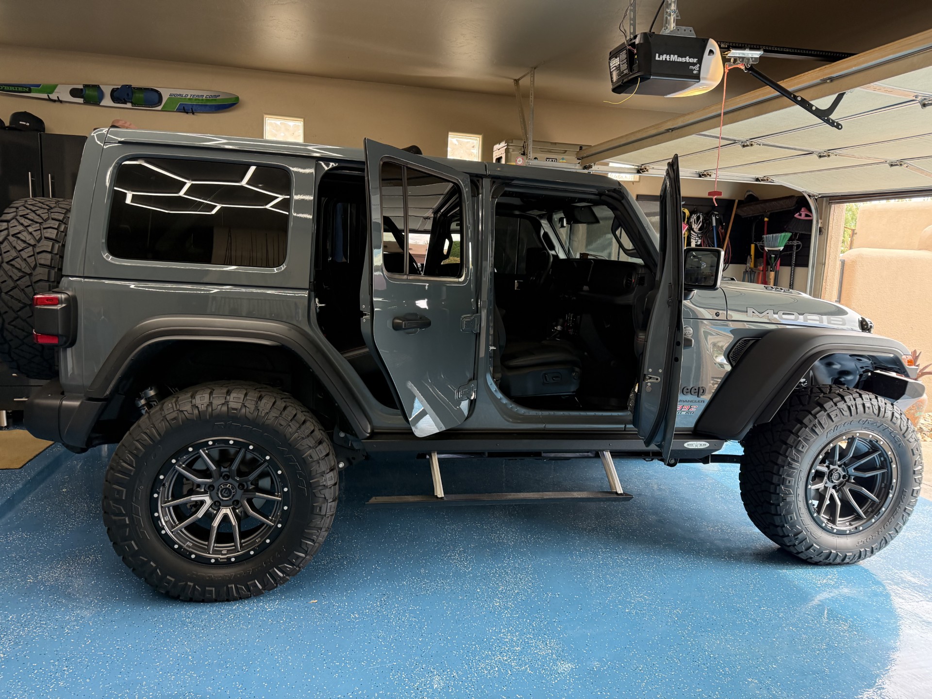 Used 2026 Jeep Wrangler Unlimited Rubicon 392 w/ Quick Order Package 27X Moab AWD/4WD image 5