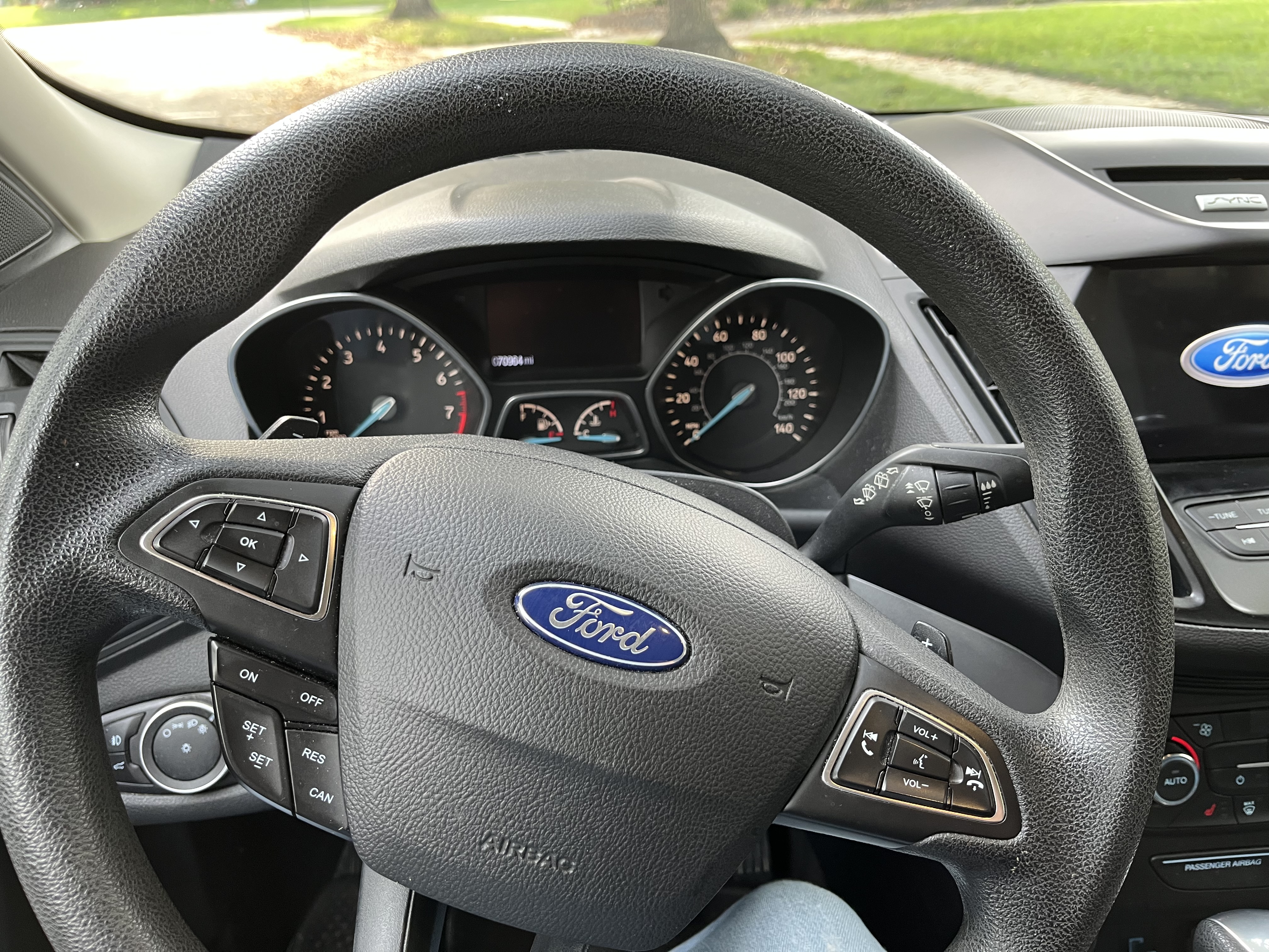 Used 2017 Ford Escape SE w/ Equipment Group 201A FWD image 12