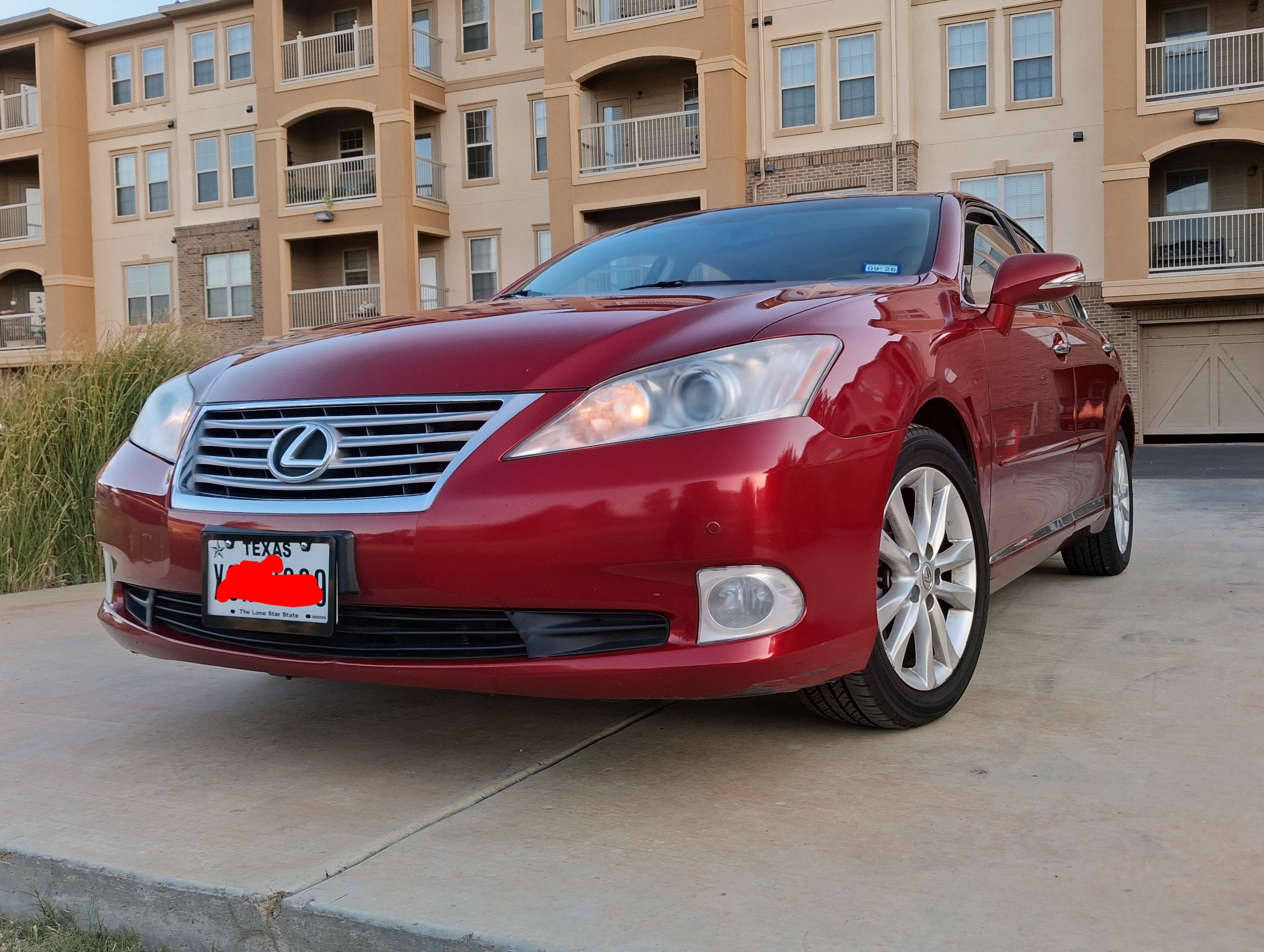 Used 2011 Lexus ES 350 FWD image 1