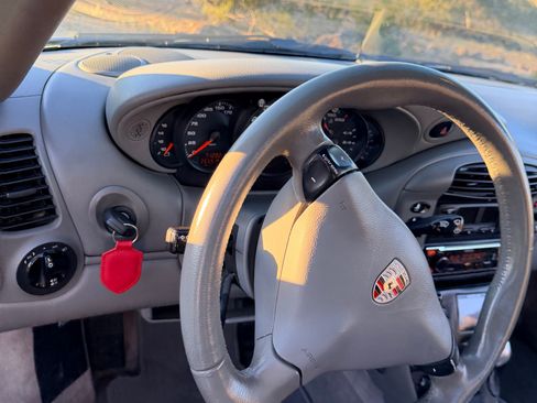 Used 2001 Porsche 911 Cabriolet image 19