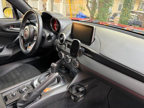 Used 2017 FIAT 124 Spider Abarth RWD image 20