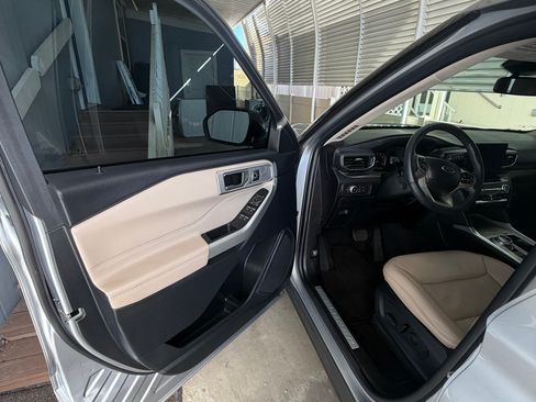 Used 2021 Ford Explorer Limited w/ Equipment Group 301A image 13