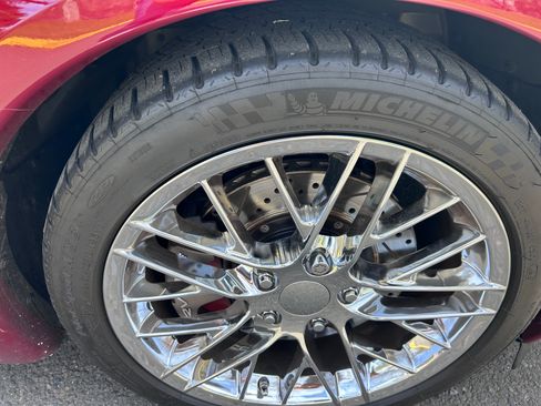 Used 2006 Chevrolet Corvette Coupe w/ Preferred Equipment Group image 2