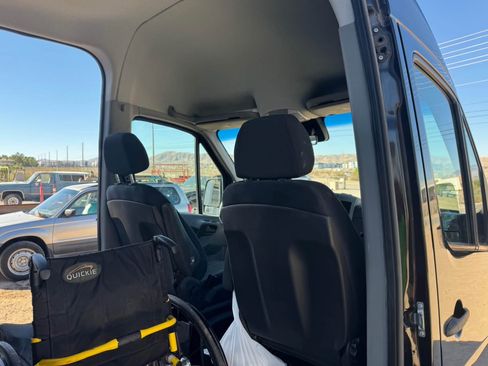 Used 2017 Mercedes-Benz Sprinter 2500 image 5