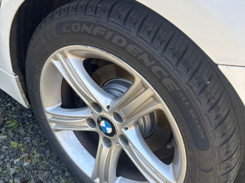 Used 2014 BMW 328i xDrive Sedan AWD/4WD image 5