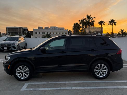 Used 2020 Volkswagen Tiguan S image 5