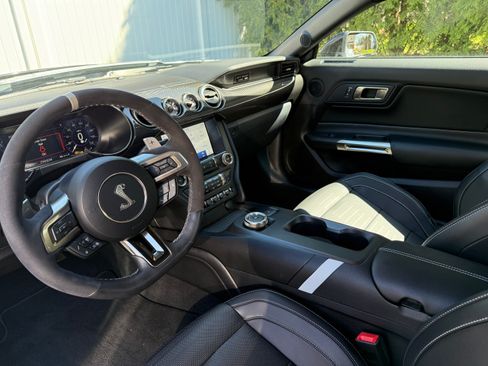 Used 2022 Ford Mustang Shelby GT500 w/ Technology Package image 10