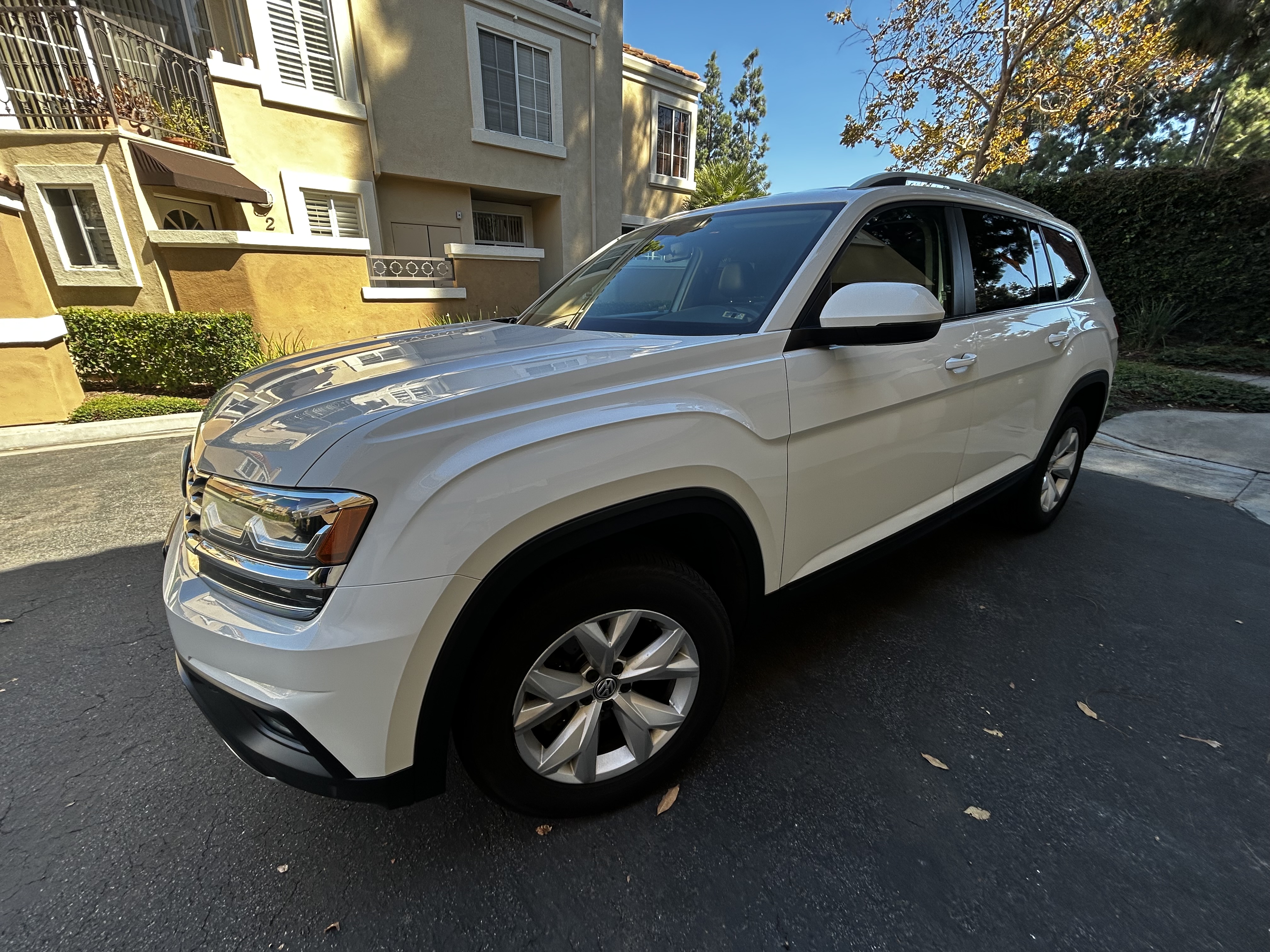 Used 2019 Volkswagen Atlas SE w/ Towing Package FWD image 4