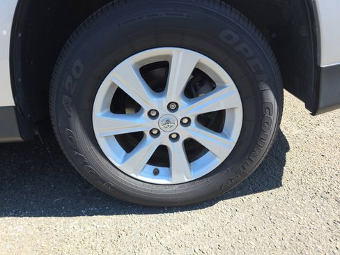 Used 2013 Toyota Highlander 4WD image 17