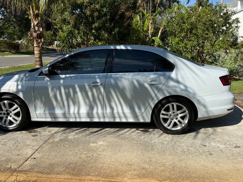 Used 2017 Volkswagen Jetta S image 10