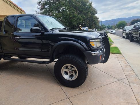 Used 1999 Toyota Tacoma 4x4 Xtracab V6 image 10