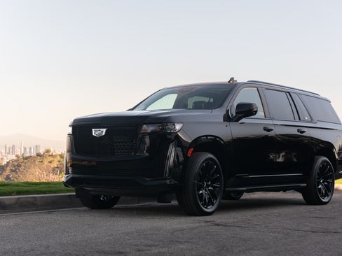 Used 2022 Cadillac Escalade ESV Sport Platinum w/ LPO, ONYX Package RWD image 1