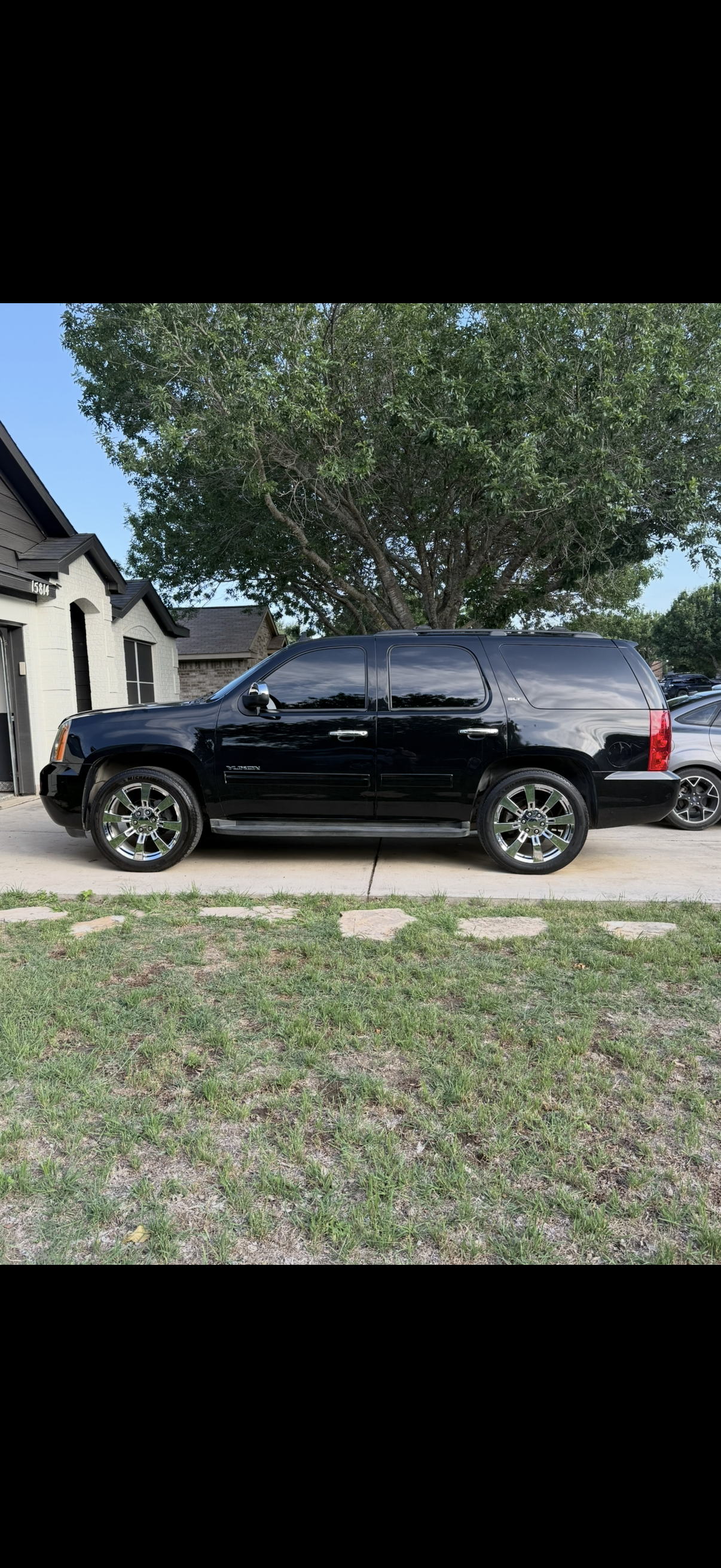 Used 2012 GMC Yukon SLT RWD image 1