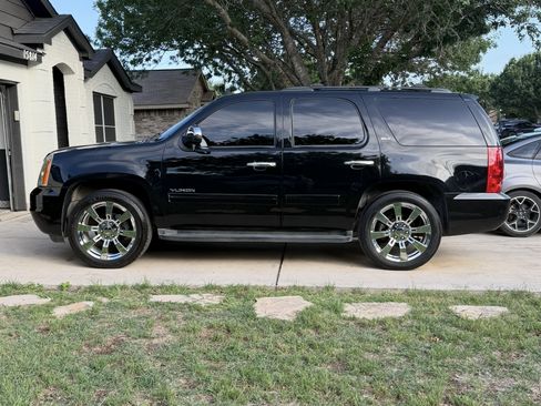 Used 2012 GMC Yukon SLT image 1