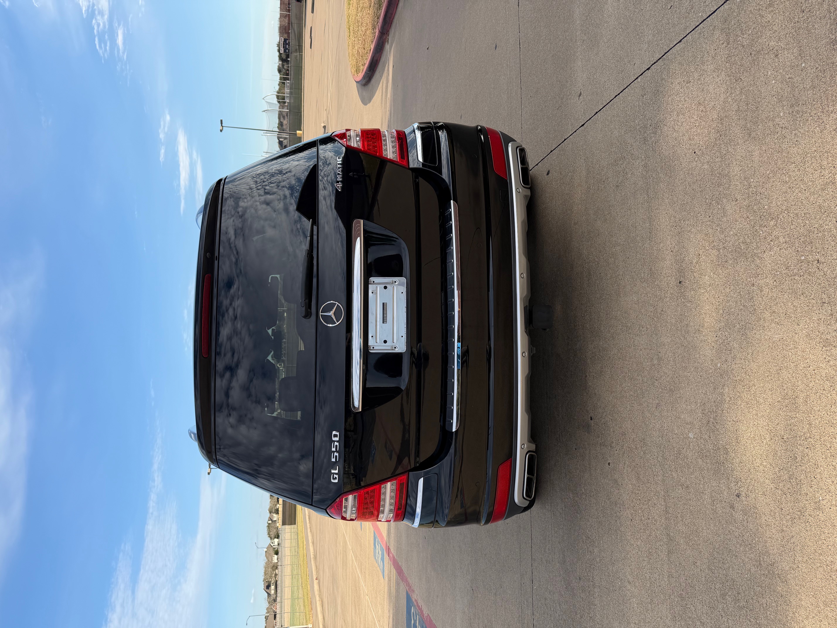 Used 2010 Mercedes-Benz GL 550 4MATIC image 6