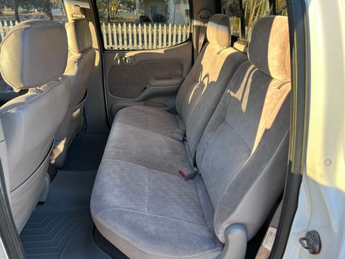 Used 2002 Toyota Tacoma PreRunner w/ SR5 Pkg w/ Chrome Pkg image 8