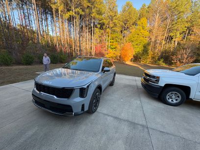 Used 2024 Kia Sorento S w/ Panoramic Sunroof Package