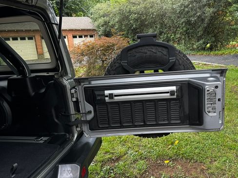 Used 2019 Jeep Wrangler Unlimited Rubicon AWD/4WD image 16
