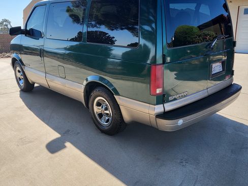 Used 2002 GMC Safari w/ Sle Marketing Option Pkg 2 image 4