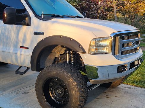 Used 2005 Ford F350 Lariat AWD/4WD image 5
