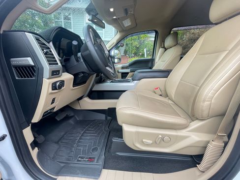 Used 2017 Ford F350 Lariat image 16