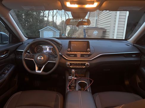 Used 2022 Nissan Altima 2.5 SV image 9