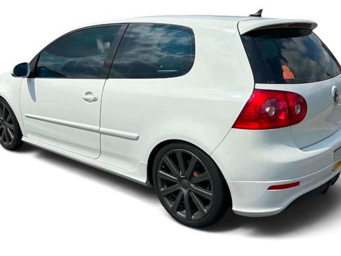 Used 2008 Volkswagen R32 AWD/4WD image 4